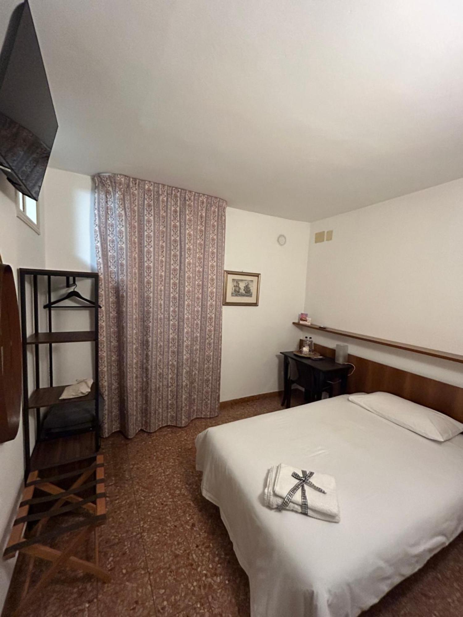 Albergo Da Pina Lazise Exterior foto